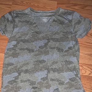 Small AE camouflage front cut out shirt